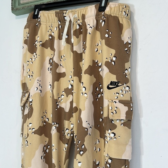 Nike Club fleece cargo style relaxed jogger sweatpants oversized fit mid-rise Lg - Picture 2 of 6
